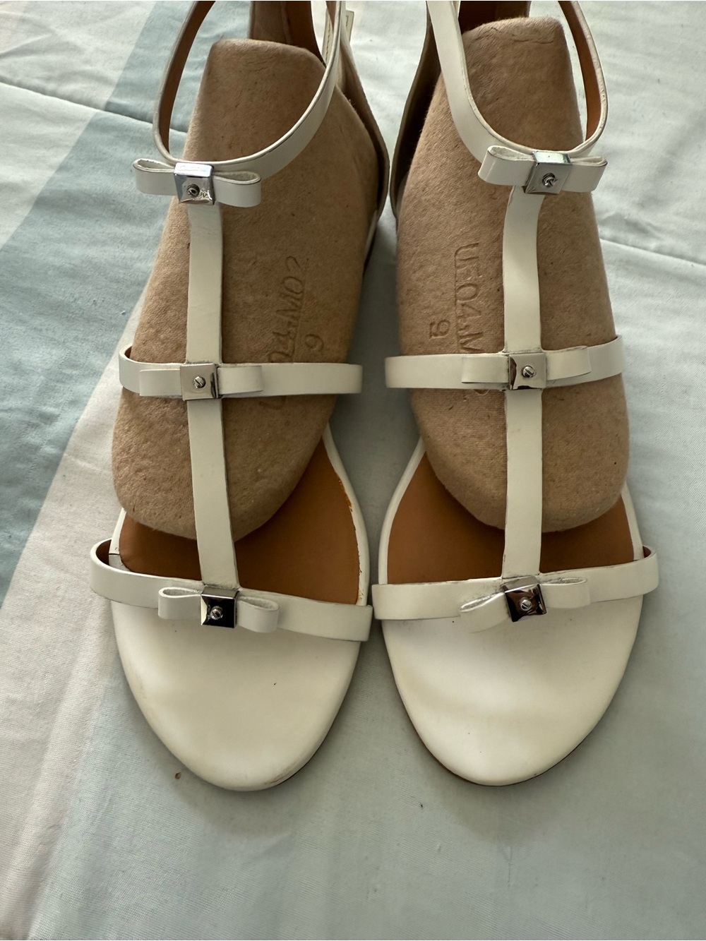 Marc Jacobs White T‑Strap Bow Sandals